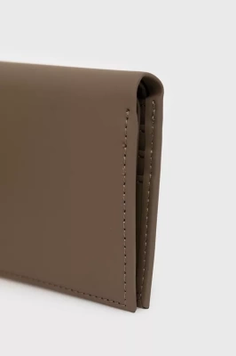 Podrobnoe foto гаманець rains 16020 folded wallet колір коричневий