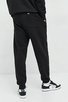 foto спортивні штани tommy jeans чоловічі колір чорний з аплікацією