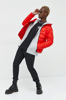 foto пухова куртка superdry чоловіча колір червоний перехідна