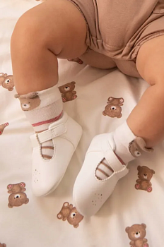 foto черевики для немовля mayoral newborn колір бежевий