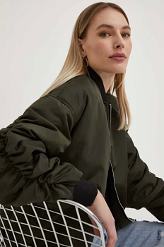 foto куртка-бомбер answear lab жіночий колір зелений перехідна oversize